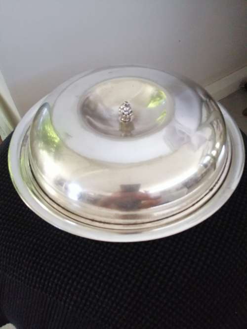 A SILVER PLATED VEGETABLE DISH