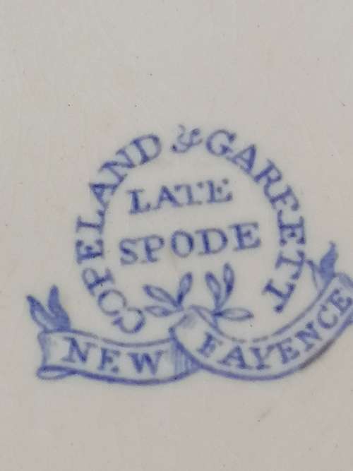 A LATE SPODE, COPELAND AND GAREETT NEW FAYENCE DINNER PLATE, CHINOISERIE