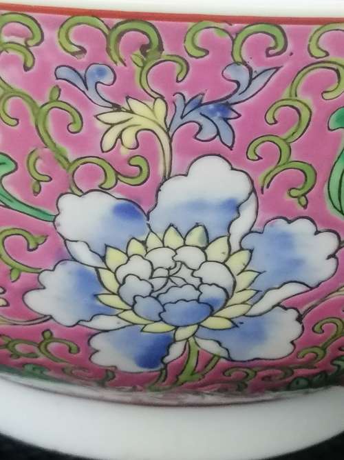 A BEAUTIFUL PINK CHINESE FAMILLE ROSE BOWL