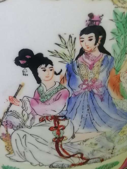 A BEAUTIFUL PINK CHINESE FAMILLE ROSE VASE