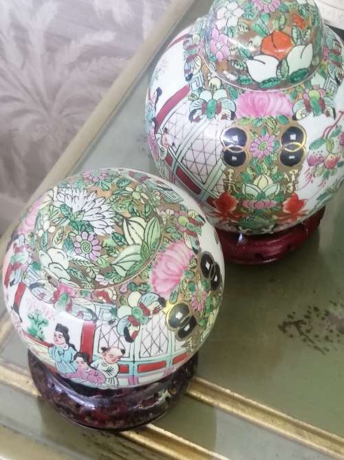 TWO BEAUTIFUL CHINESE GINGER JARS