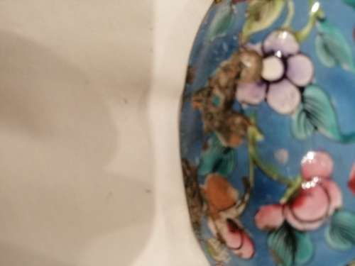 A PRETTY VINTAGE CHINESE DOMED LIDDED ENAMELLED TRINKET BOX
