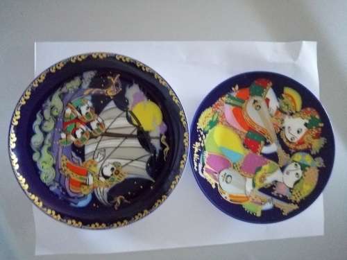 TWO VINTAGE ROSENTHAL WALL PLATE DESIGNED BY BJORN WIINBLAD CIRCA 1960