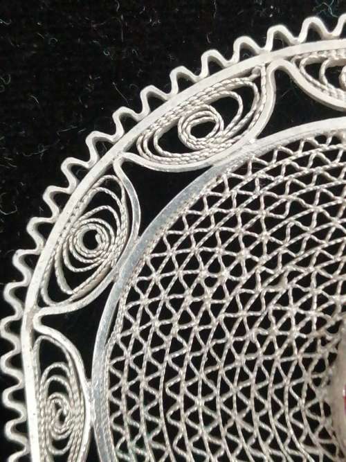 A STUNNING LARGE EGYPTIAN SILVER HALLMARKED FILIGREE CARNELION BROOCH