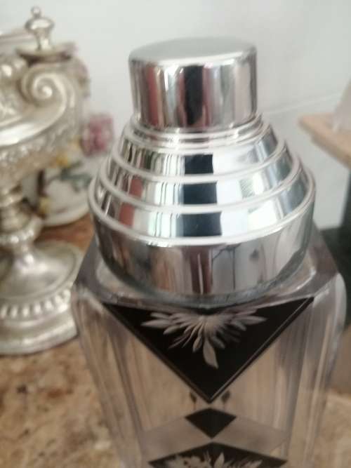RARE CZECH GEOMETRICAL. CLEAR & ETCHED GLASS WITH BLACK ENAMEL COCKTAIL SHAKER WITH 6 GLASSES C1930