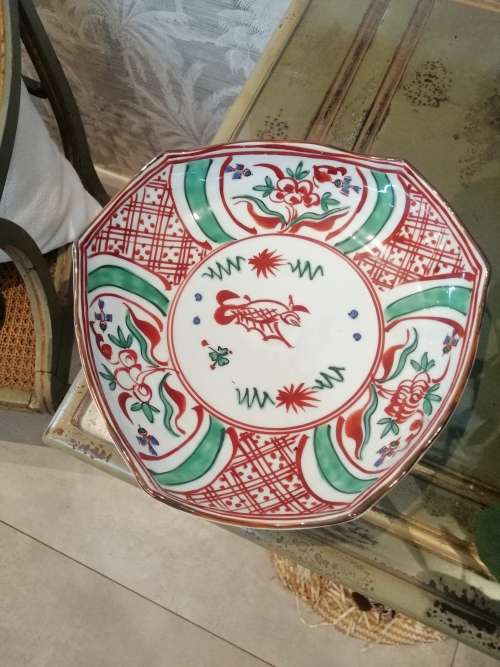 BEAUTIFUL ORIENTAL RED AND GREEN BOWL