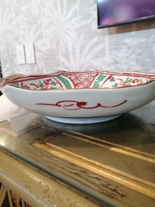 BEAUTIFUL ORIENTAL RED AND GREEN BOWL