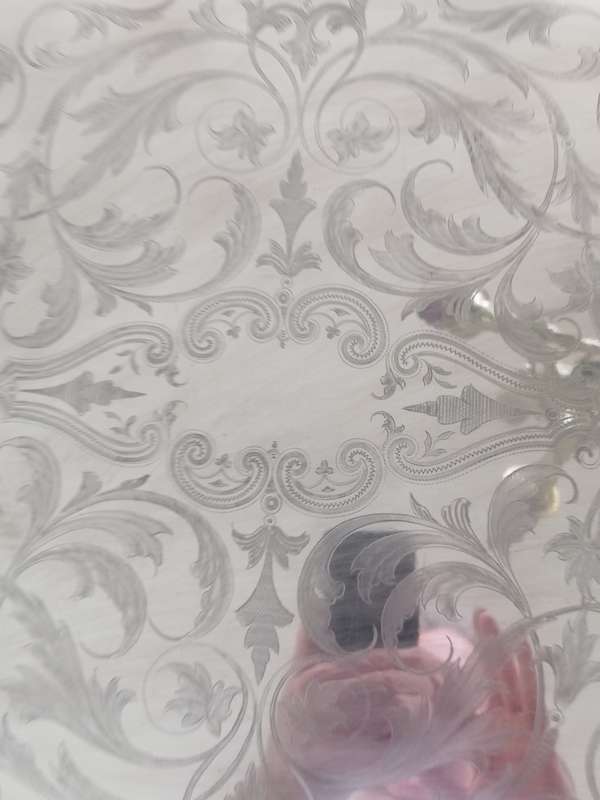 A BEAUTIFUL EXTRA LARGE SILVER PLATED DRINKS  TRAY