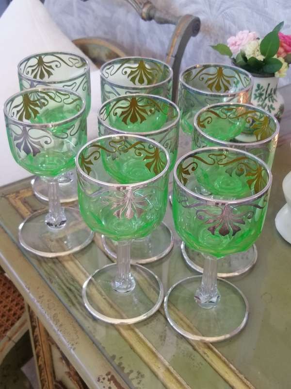 STUNNING SET OF 8 ART NOUVEAU SILVER OVERLAYED URANIUM WINE GLASSES