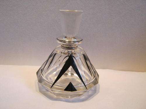 Art Deco Scent Bottle With Hallmarked Silver Collar London 1933