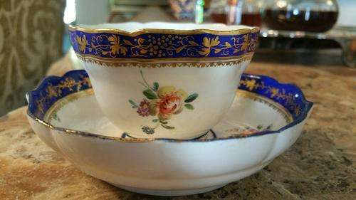 A Circa 1770-80 Chelsea Derby Porcelain Tea Bowl and Saucer of Shaped Circular Form