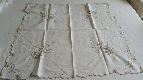 A Cream Linen Vintage Tablecloth/Overlay with Floral Detail and Beige Trim 82cm X82cm