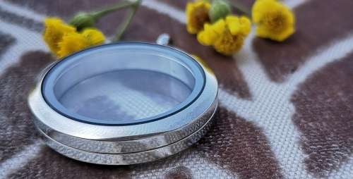STUNNING 30mm TITANIUM GLASS FLOATING LOCKETS