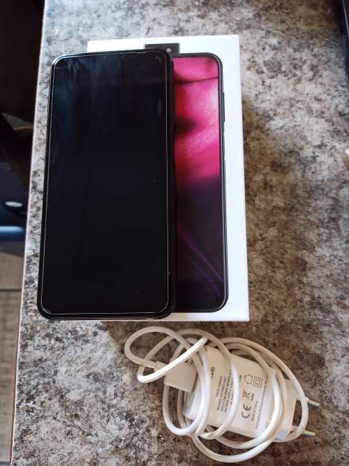 HISENSE INFINITY H50 ZOOM 128GIG