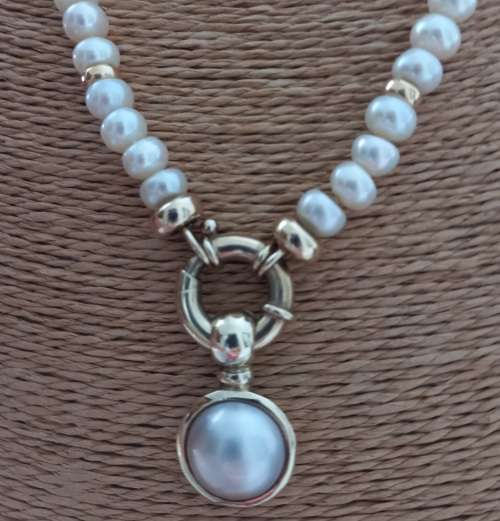 FRESH WATER PEARLS WITH MABE PENDANT ALL SET IN 9 CARAT GOLD