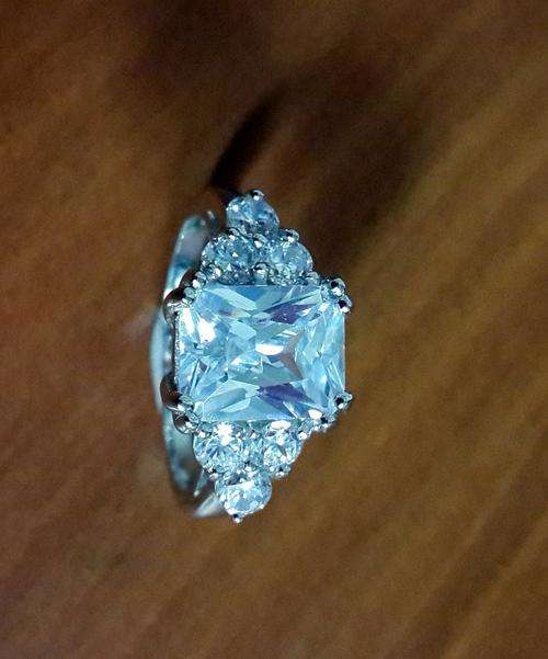 GORGEOUS 925 STERLING SILVER RING