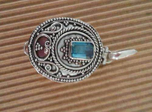 BEAUTIFUL 925 STERLING SILVER LOCKET