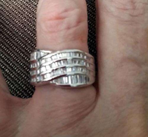 BEAUTIFUL 925 STERLING SILVER RING EMBELISHED WITH CUBIC ZIRCONIAS