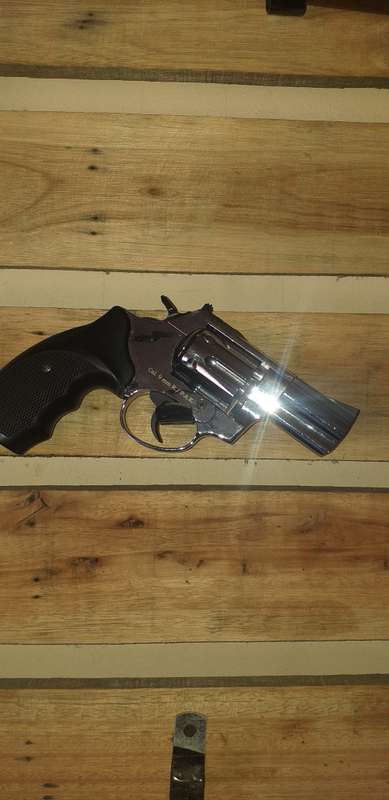 Blank Viper 2.5 revolver