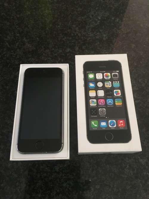 iPhone 5s Space Grey 16GB 100% working with original box