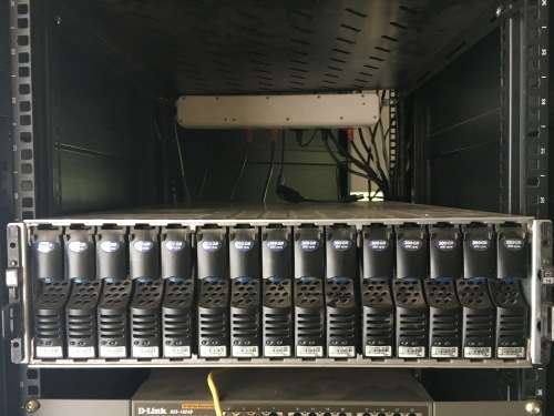 EMC / DELL KAE NAS Disc Array *15 x 300GB 10000RPM DISCS* 4.5TB TOTAL DISC SPACE