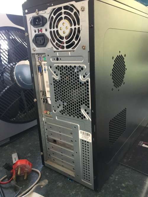 Intel Core 2 Duo 2.66Ghz 2GB Ram 120GB HDD