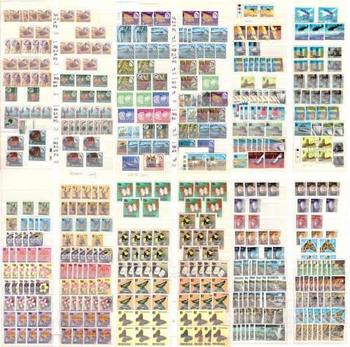Rhodesias Definitives dealers bulk clearance - mostly UMM - see 5 scans