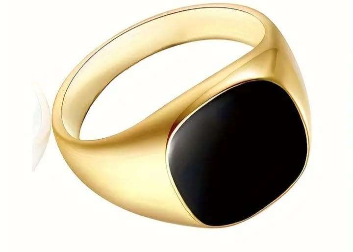 Onyx Ring (Gold)