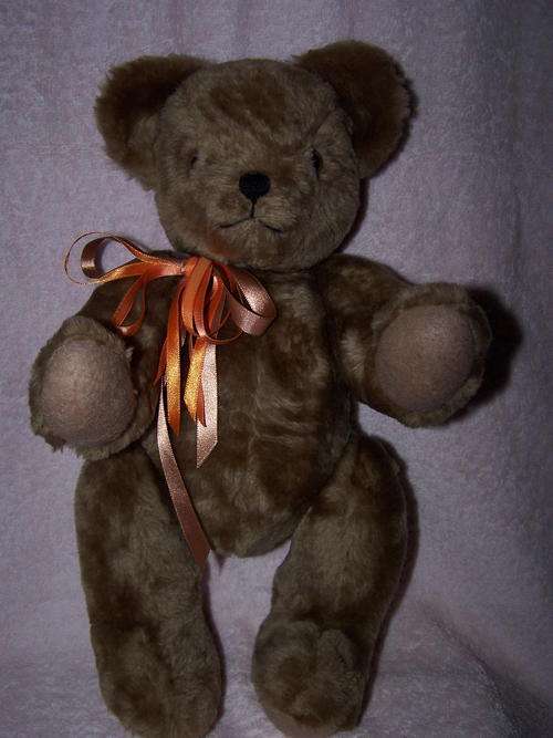 Fully Jointed Collector's Bear 'Harrison", 42 cm