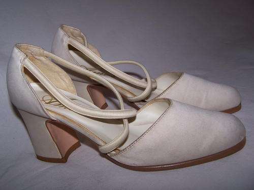 Vintage 'Amor' Cream Satin Shoes, Size 3