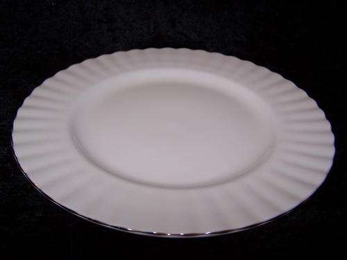 Royal Albert 'Val D'or' Bone China Plates, Made in England, 21 cm Diameter