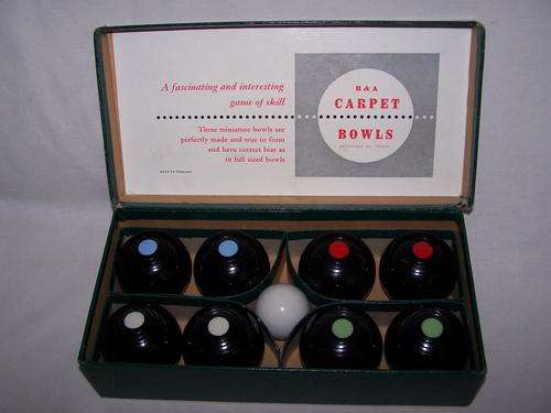 Banda B & A Carpet Bowls Made in England in Original Box. Registered No. 796249.