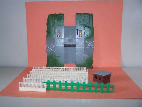 Road Crossing (Lima) + 7 Fences (Hornby?) +  Building