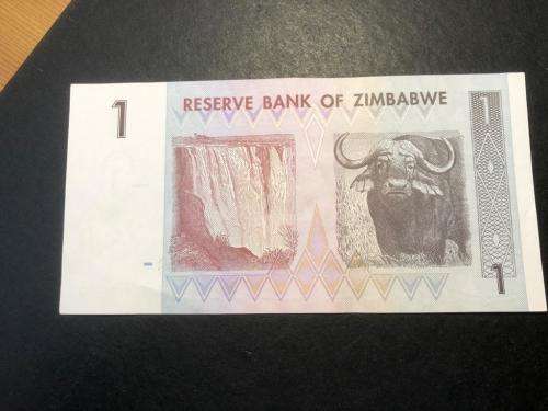 Crisp AU+/UNC Zimbabwe 1 dollar banknote - 2007 Hyperinflation issue