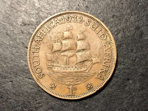 Nice 1932 SA 1 penny coin - Scratch on head