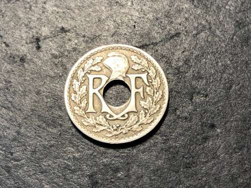 Very nice 1924 French 5 Centimes coin