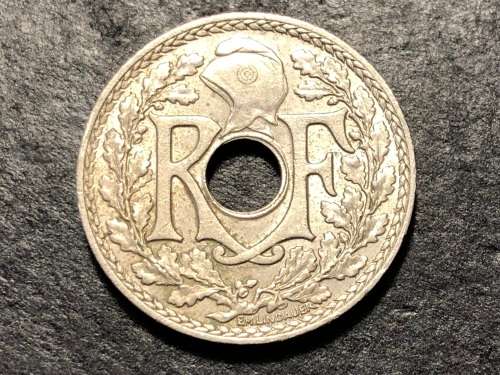 Fantastic 1932 French 10 Centimes coin - As per photo
