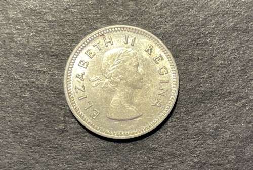 ERROR 1953 SA silver 3 pence coin in excellent condition - Cracked die error