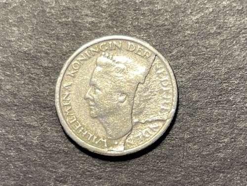 ERROR 1948 Netherlands 10 cent coin  - Large planchet error