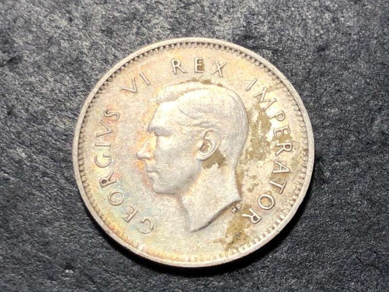 SILVER 1943 King George VI South African 3 pence (Tickey) coin