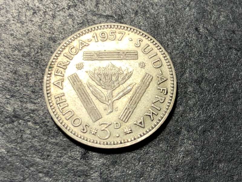 SILVER 1957 Queen Elizabeth II South African 3 pence (tickey) coin