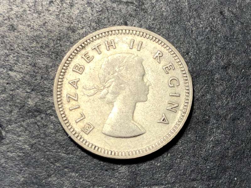 SILVER 1957 Queen Elizabeth II South African 3 pence (tickey) coin