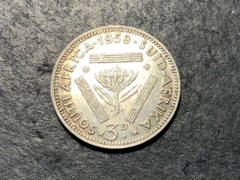 SILVER 1958 Queen Elizabeth II South African 3 pence (tickey) coin
