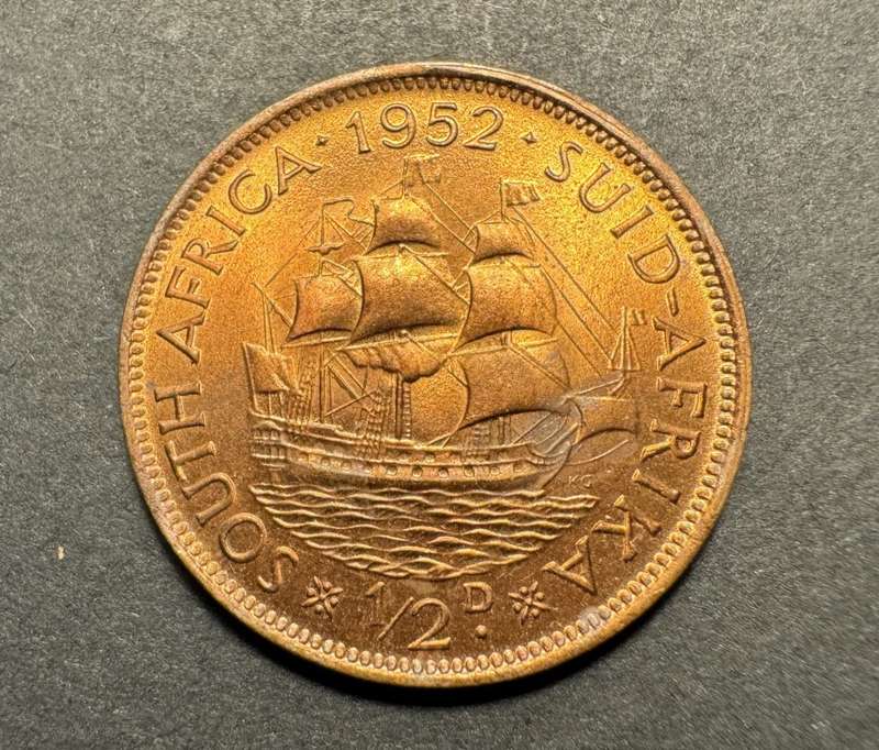 Brilliant Red UNC 1952 SA Union ½ penny coin