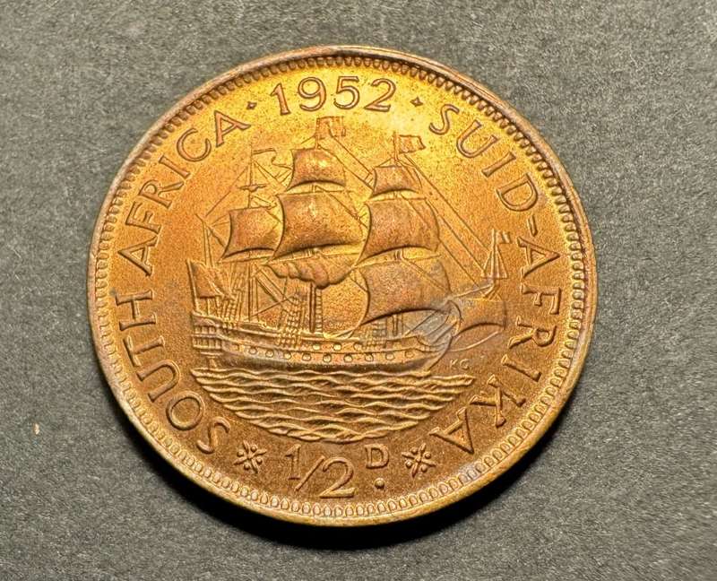 Brilliant Red UNC 1952 SA Union ½ penny coin