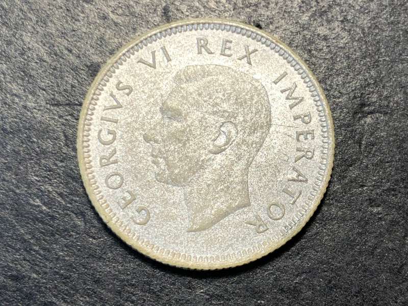 Very Scarce 1939 Shilling fibre coin - High grade and rare