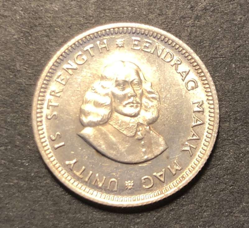 Brilliant AU+/UNC 1962 RSA Silver 5 cent coin