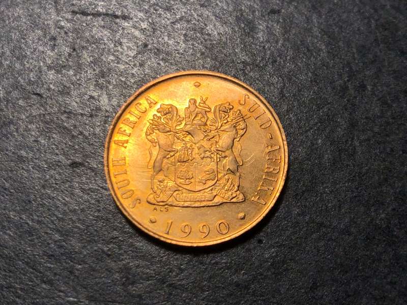 High grade Uncirculated 1990 Bronze 2 cent coin - Excellent clashed die error coin