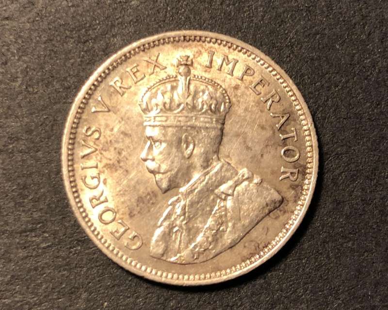Excellent AU+ 1933 SA Union silver shilling coin - High catalogue value