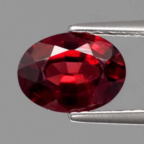 1.68ct STUNNING DEEP RED RHODOLITE GARNET OVAL SHAPE 100% NATURAL!